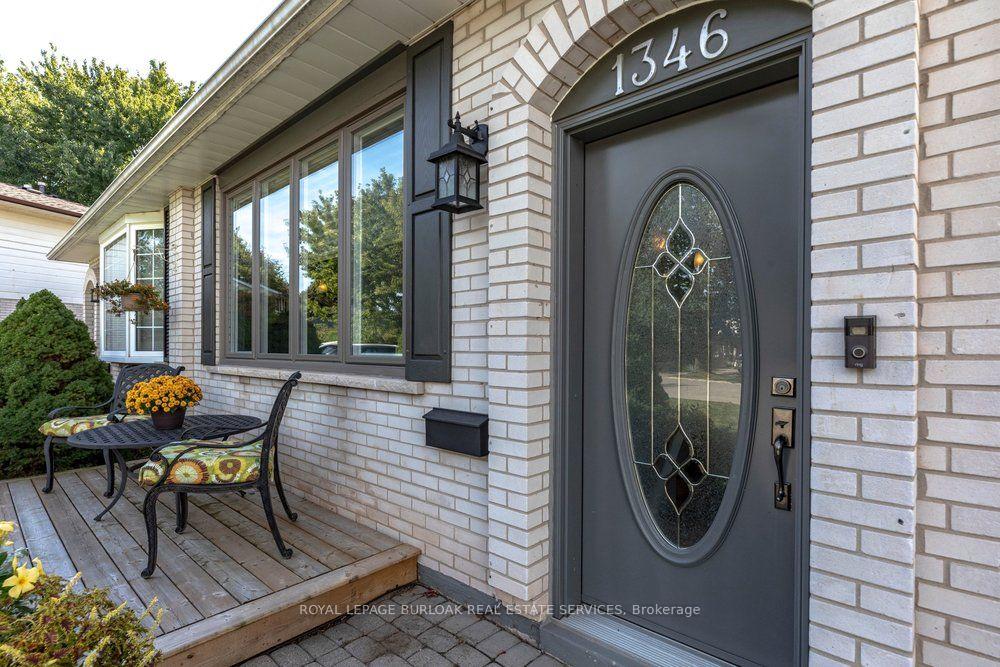 Photo 3 of 1346 Roylen Road, Oakville, College Park — HOMEH