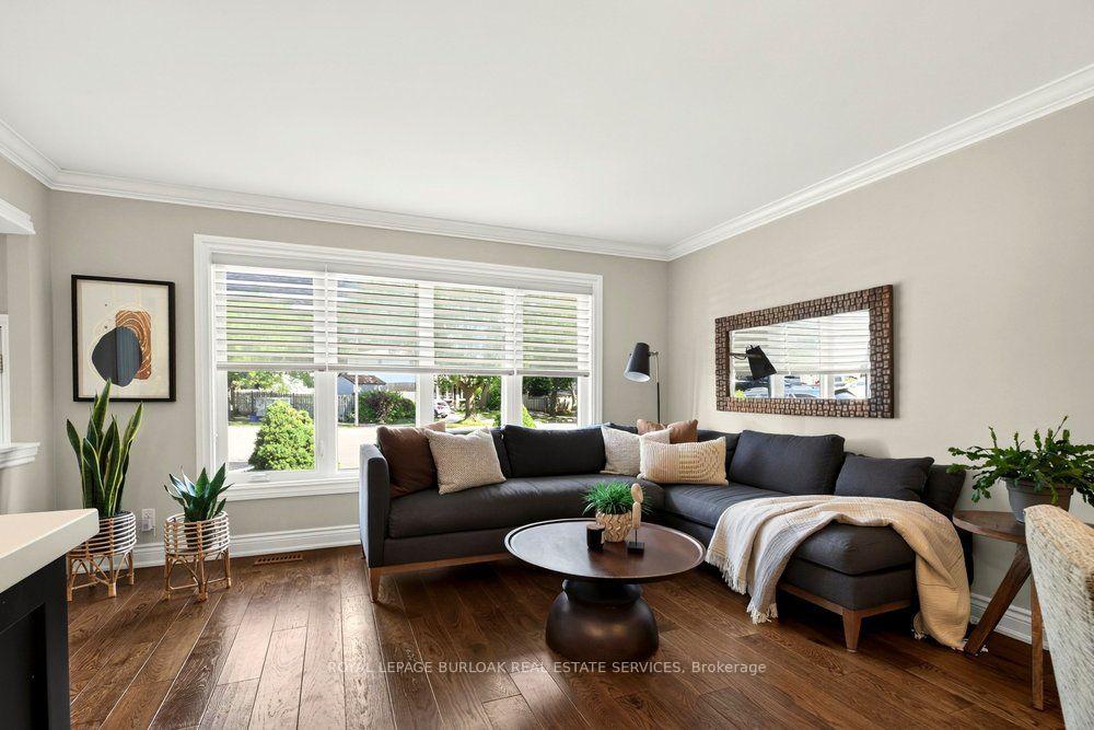 Photo 5 of 1346 Roylen Road, Oakville, College Park — HOMEH