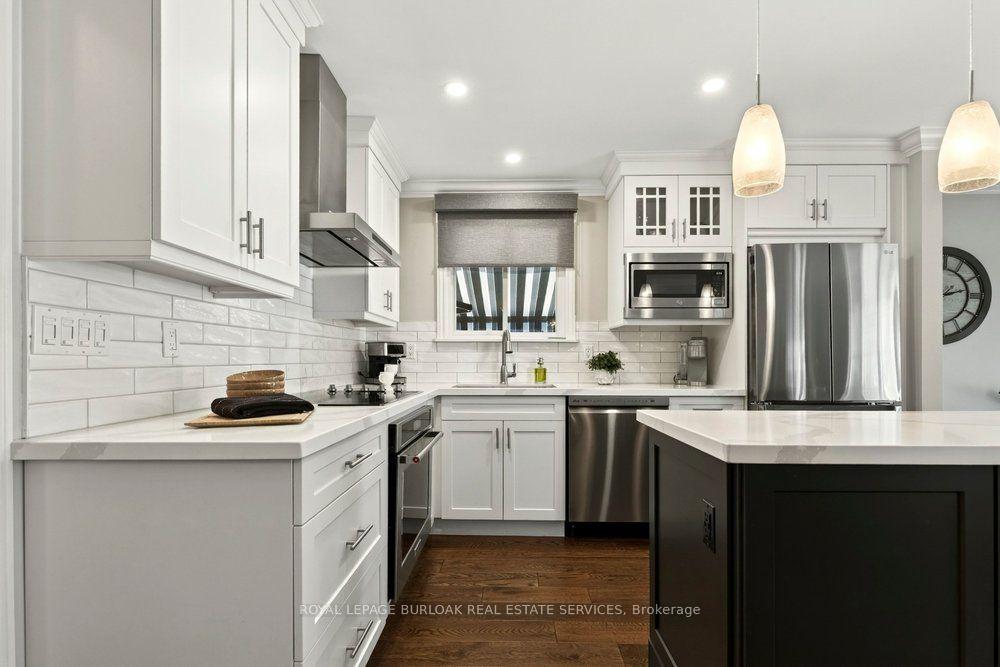 Photo 10 of 1346 Roylen Road, Oakville, College Park — HOMEH