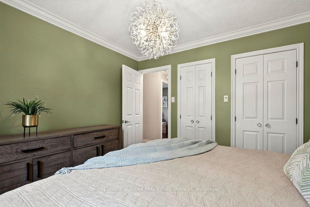 Photo 18 of 1346 Roylen Road, Oakville, College Park — HOMEH