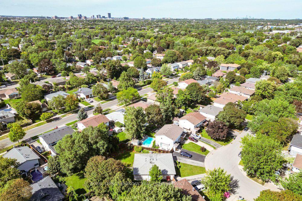 Photo 46 of 1346 Roylen Road, Oakville, College Park — HOMEH