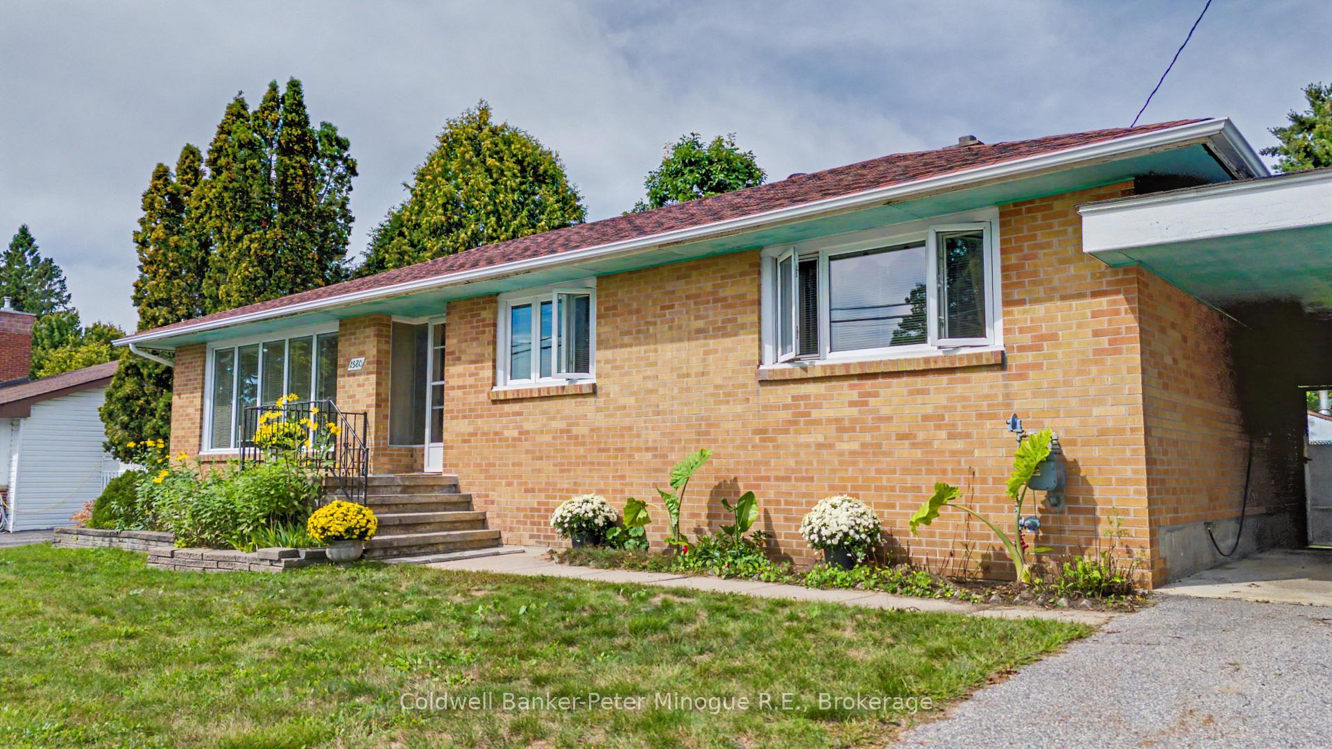 Photo 4 of 1580 Jane Street, North Bay, West End — HOMEH