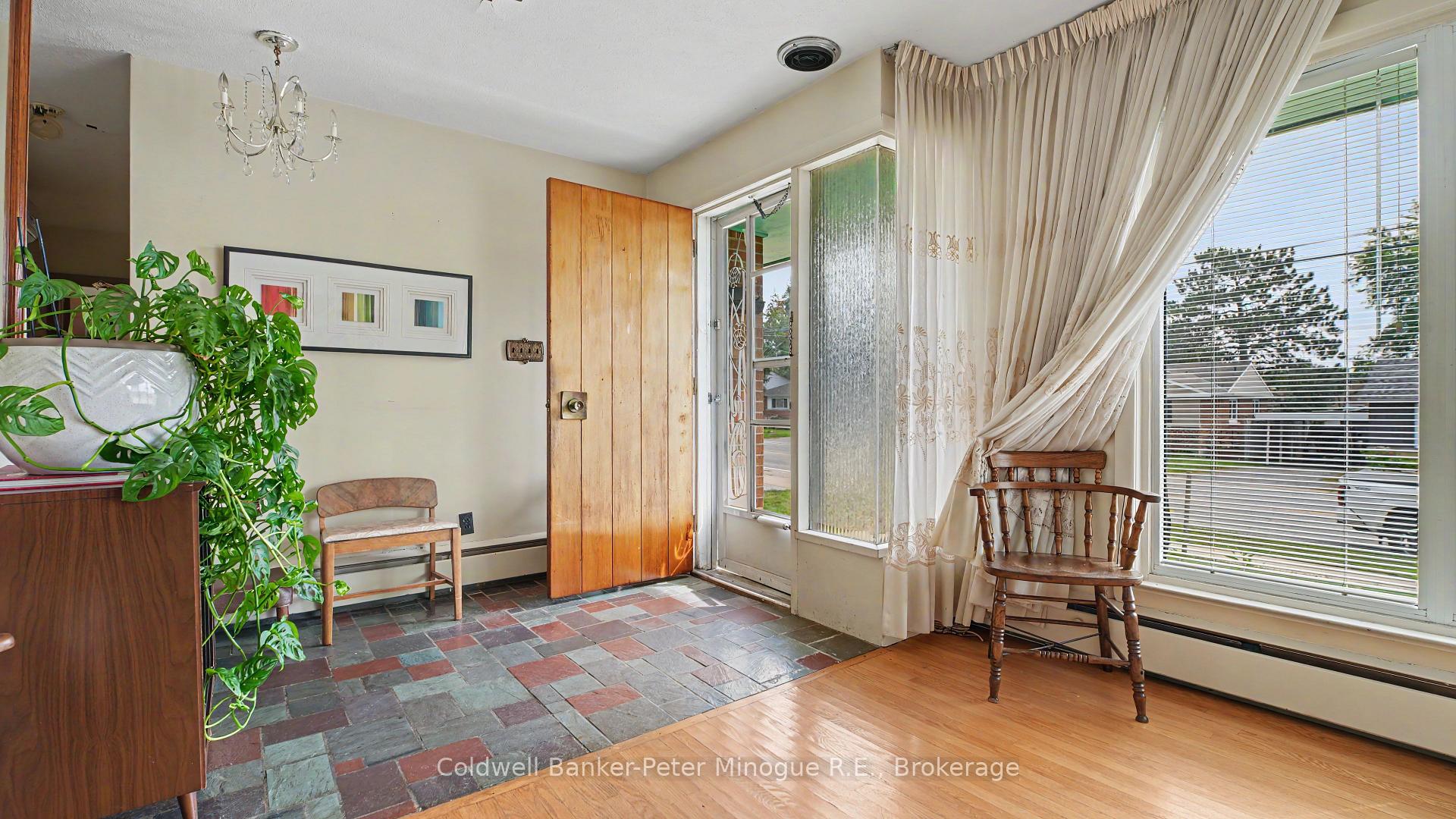 Photo 8 of 1580 Jane Street, North Bay, West End — HOMEH