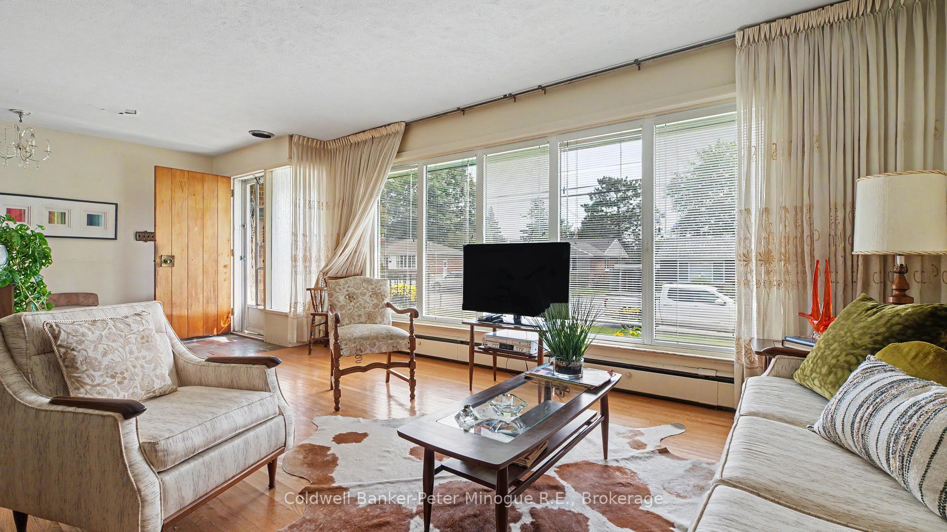 Photo 12 of 1580 Jane Street, North Bay, West End — HOMEH
