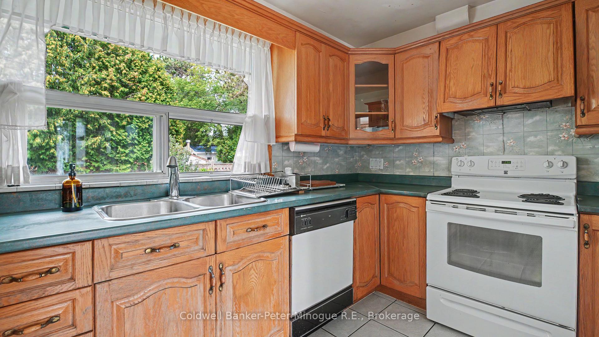 Photo 18 of 1580 Jane Street, North Bay, West End — HOMEH