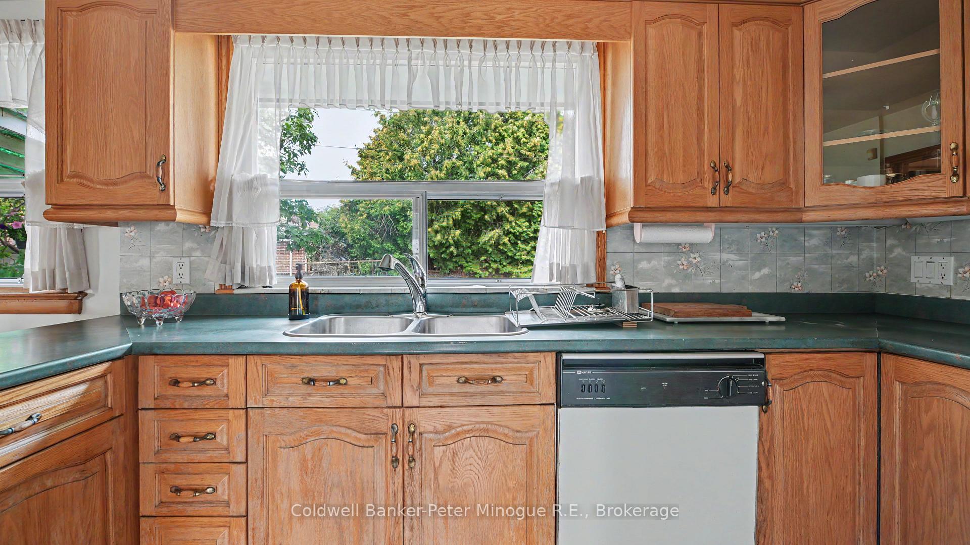 Photo 19 of 1580 Jane Street, North Bay, West End — HOMEH