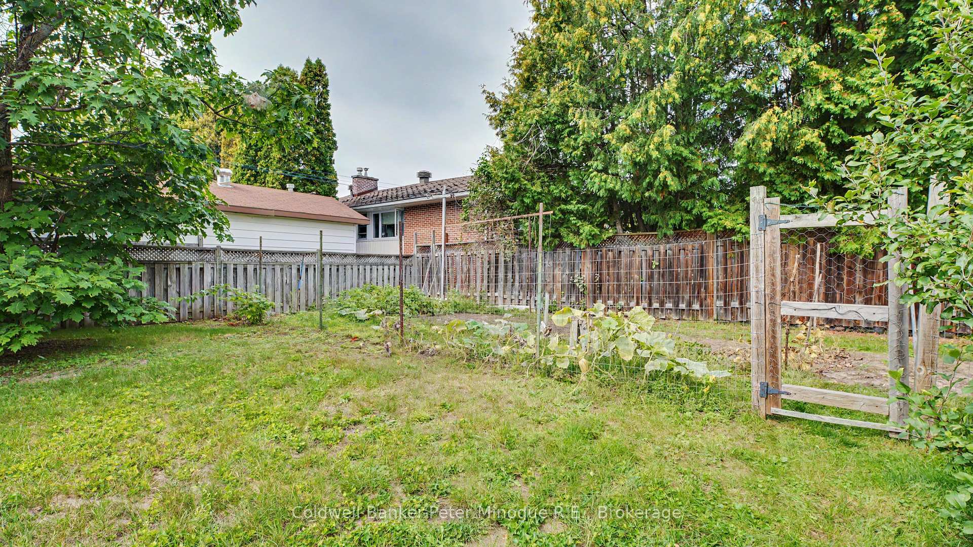Photo 43 of 1580 Jane Street, North Bay, West End — HOMEH