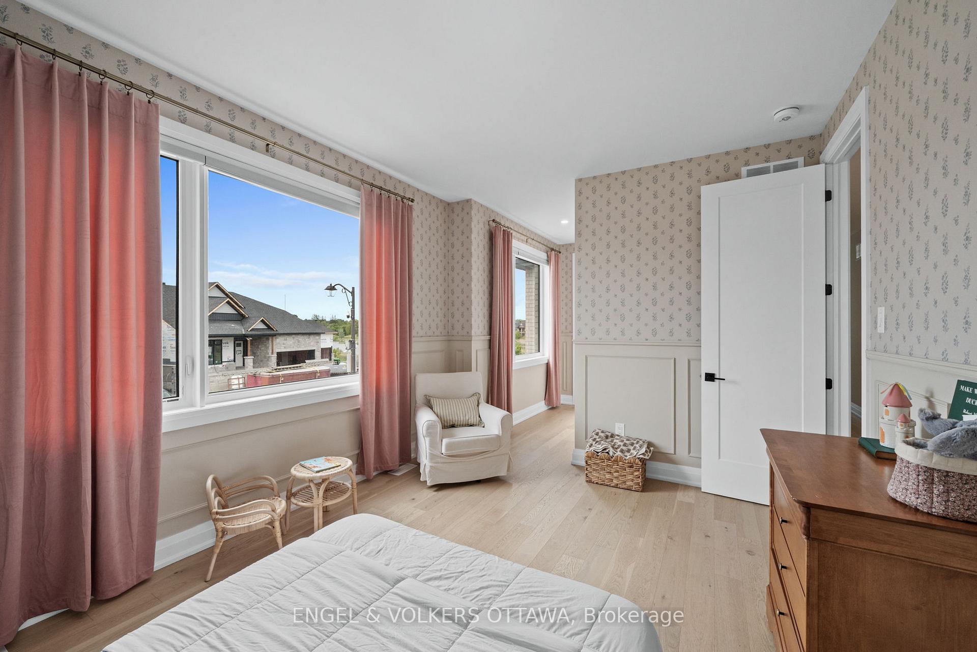Photo 32 of 581 Bridgeport Avenue, Ottawa, Mahogany Community — HOMEH