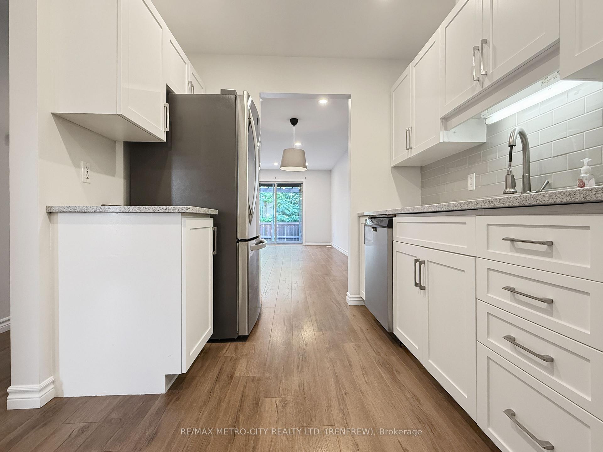 Photo 6 of 813 Eighth Street, Renfrew, Renfrew — HOMEH