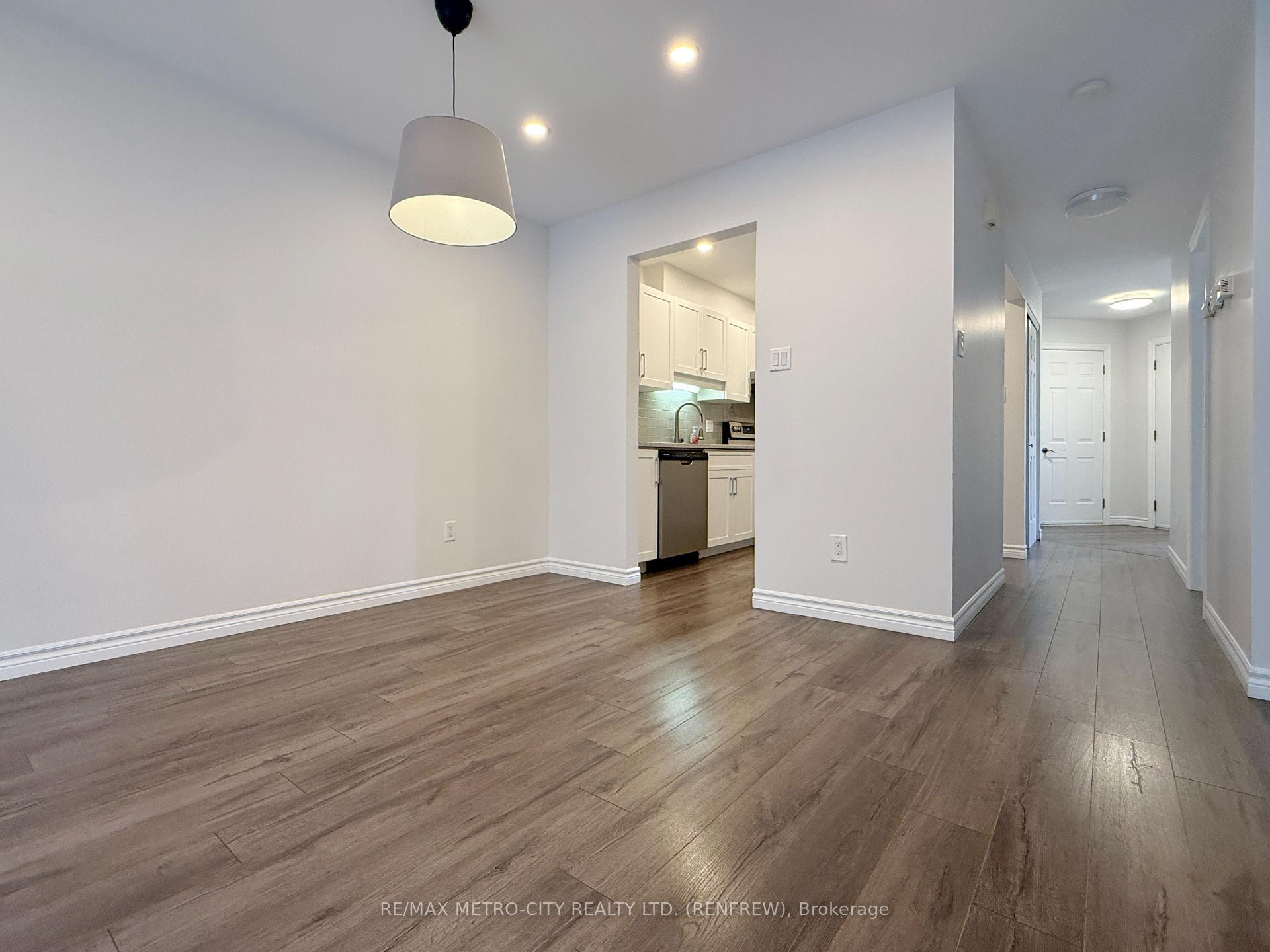 Photo 13 of 813 Eighth Street, Renfrew, Renfrew — HOMEH