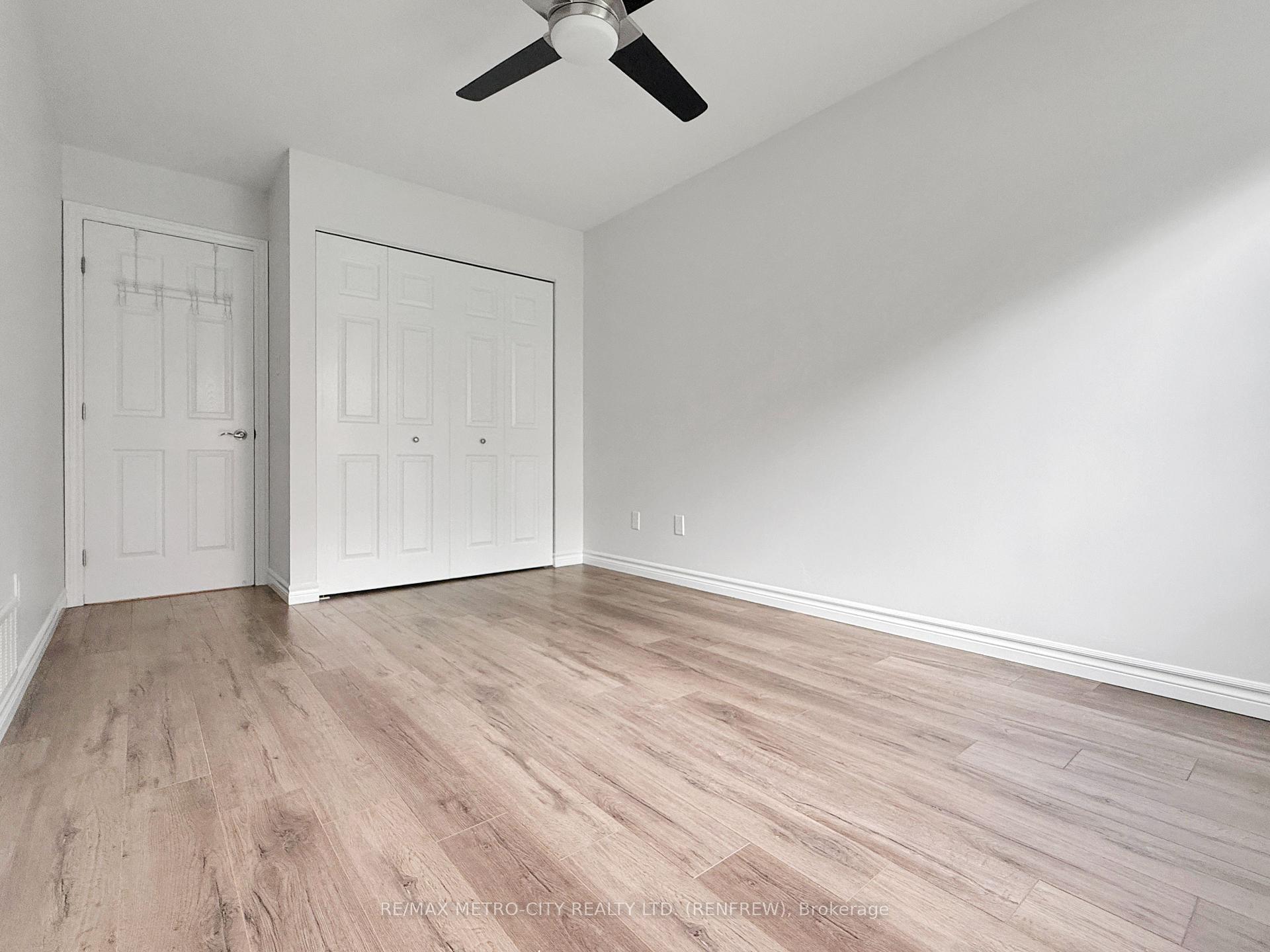 Photo 16 of 813 Eighth Street, Renfrew, Renfrew — HOMEH