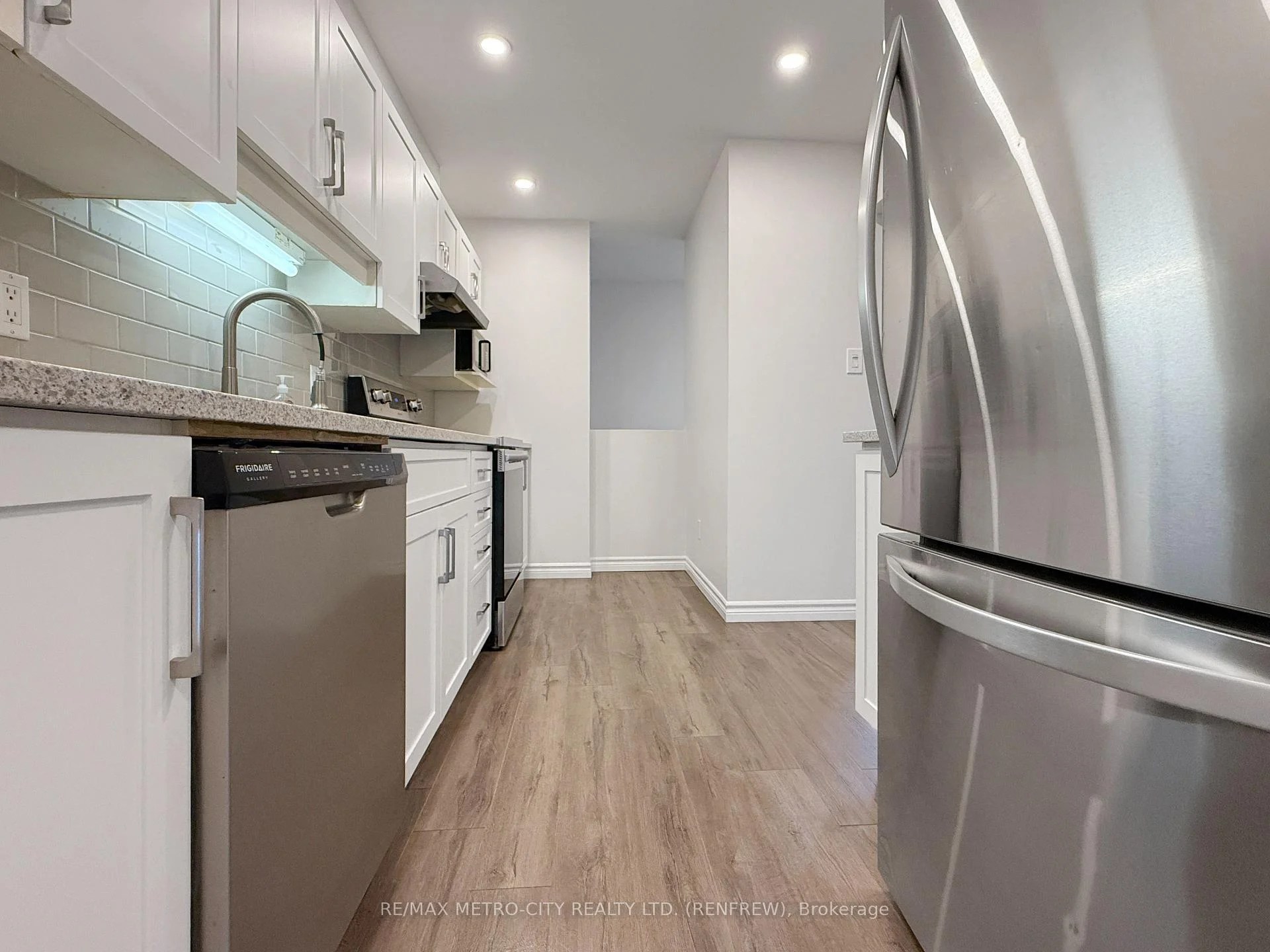 Photo 7 of 813 Eighth Street, Renfrew, Renfrew — HOMEH