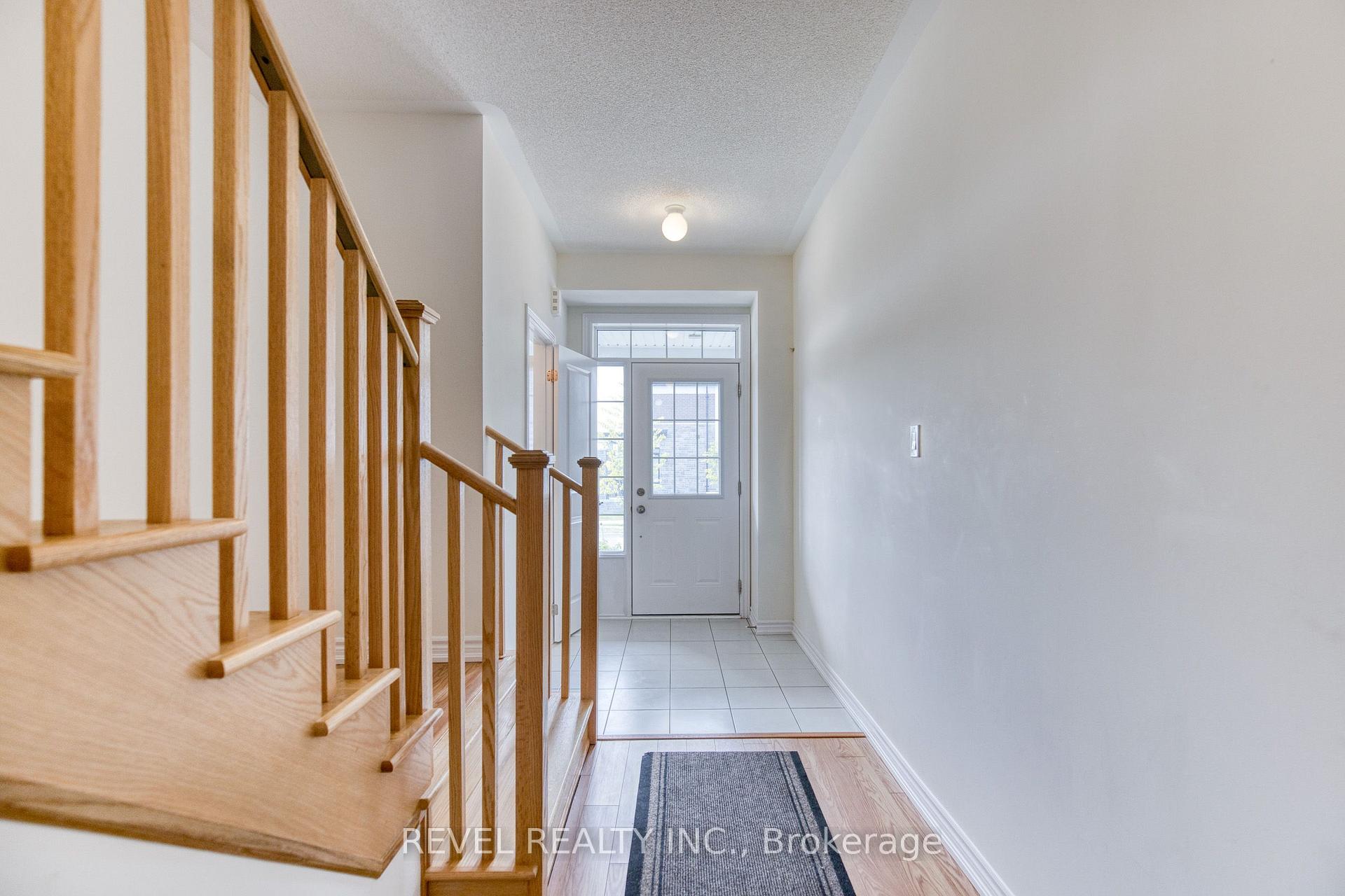 Photo 5 of 12 Hylton Drive, Barrie, Rural Barrie Southeast — HOMEH