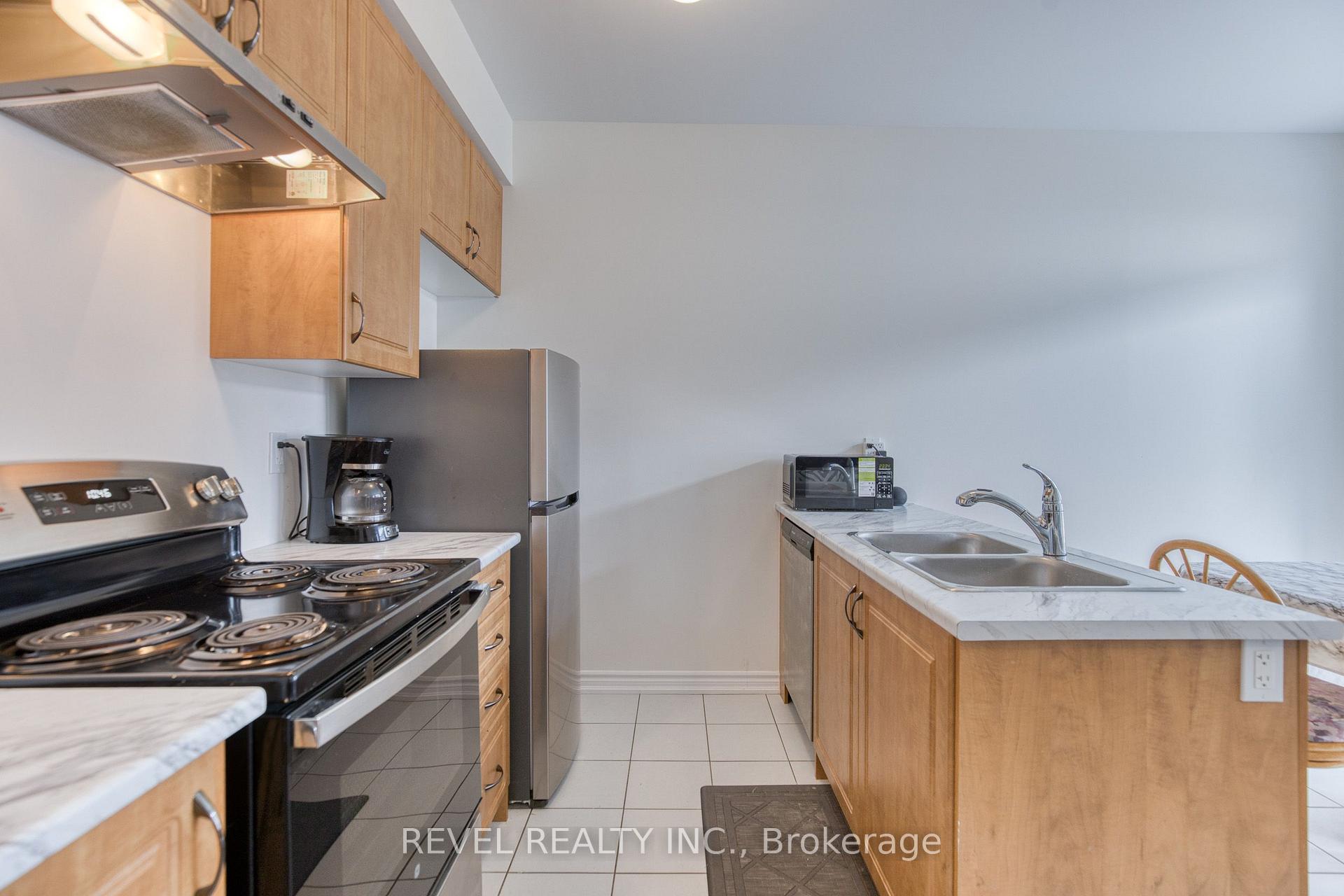 Photo 14 of 12 Hylton Drive, Barrie, Rural Barrie Southeast — HOMEH
