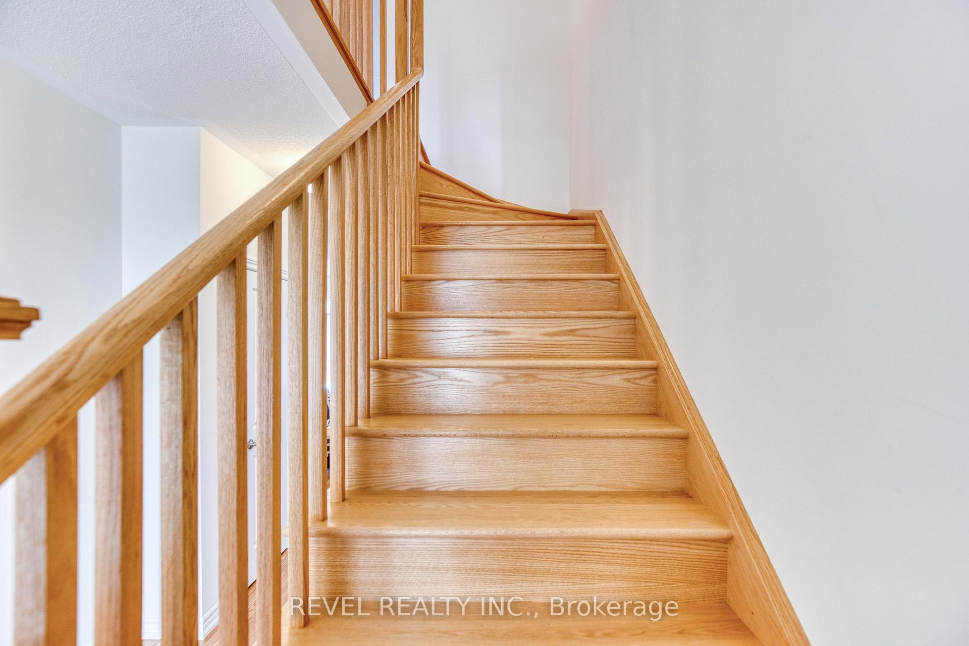 Photo 19 of 12 Hylton Drive, Barrie, Rural Barrie Southeast — HOMEH
