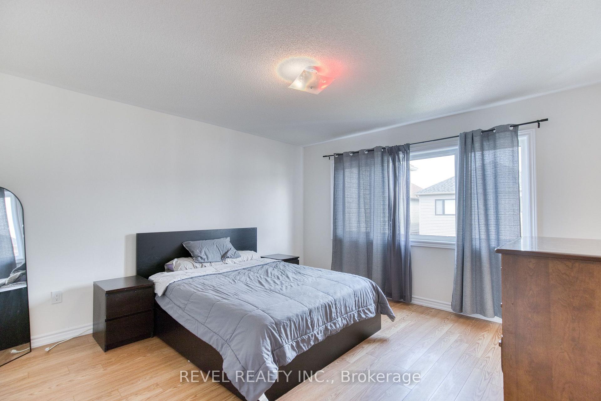 Photo 21 of 12 Hylton Drive, Barrie, Rural Barrie Southeast — HOMEH