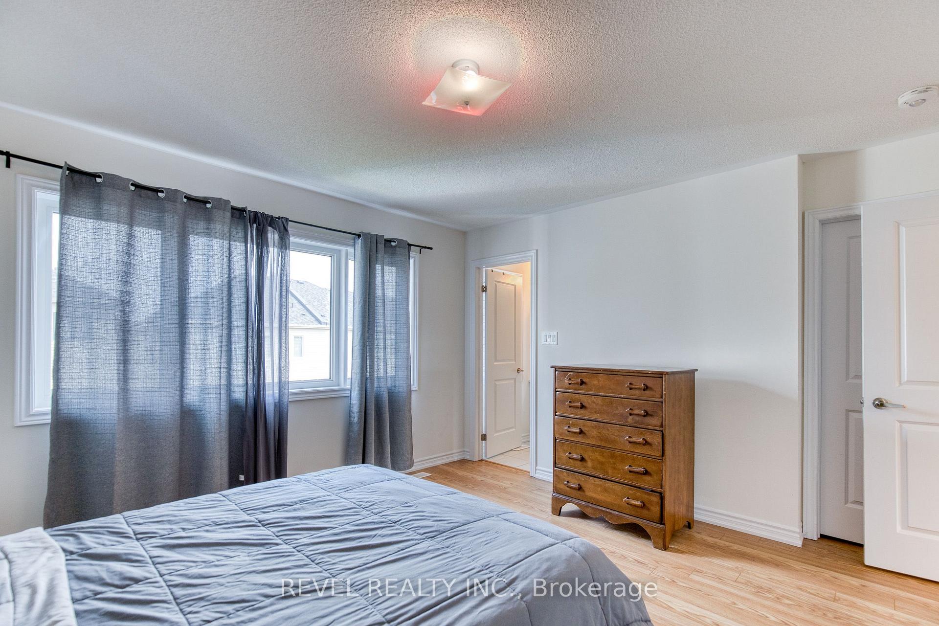 Photo 22 of 12 Hylton Drive, Barrie, Rural Barrie Southeast — HOMEH