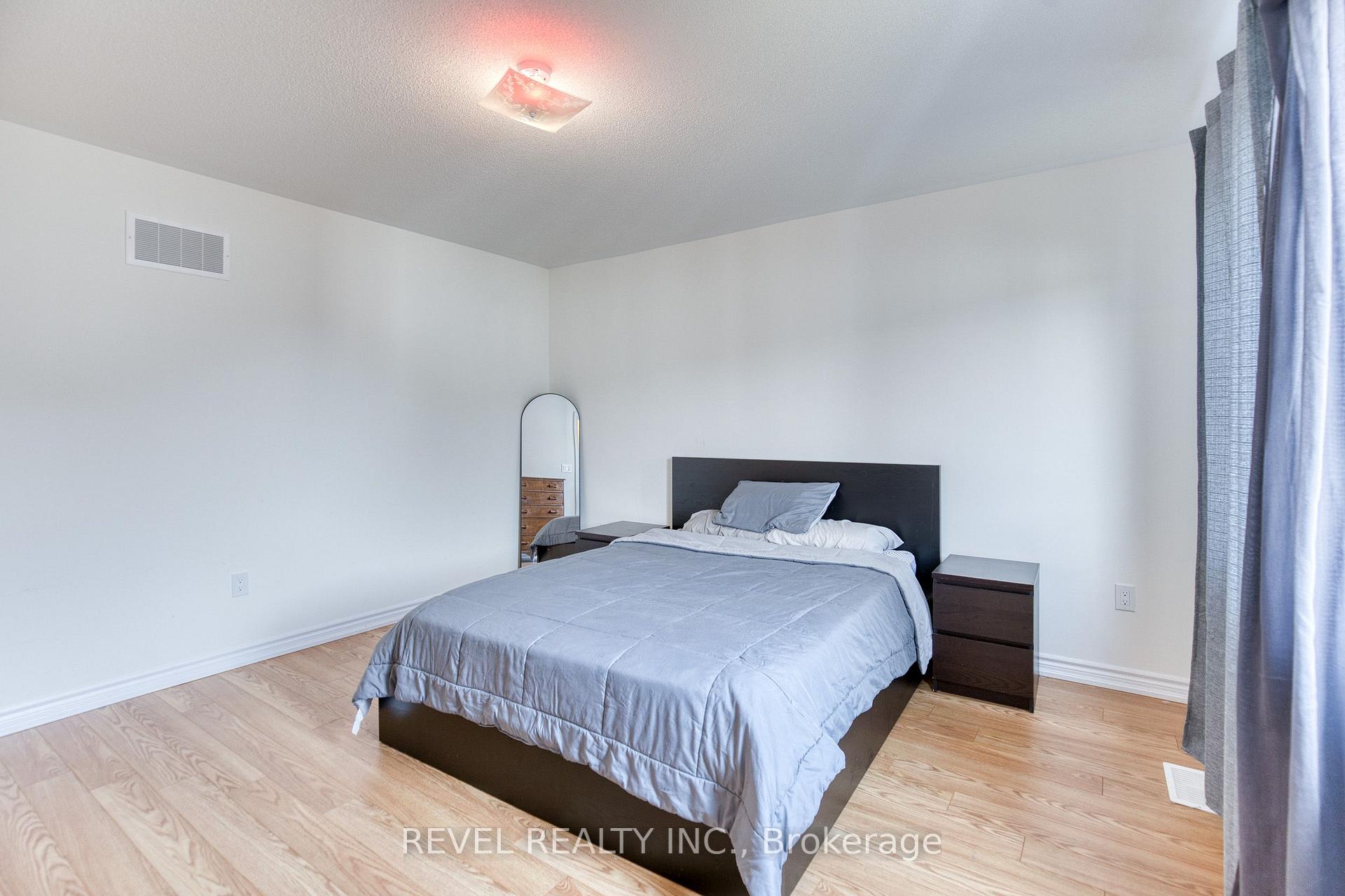 Photo 26 of 12 Hylton Drive, Barrie, Rural Barrie Southeast — HOMEH