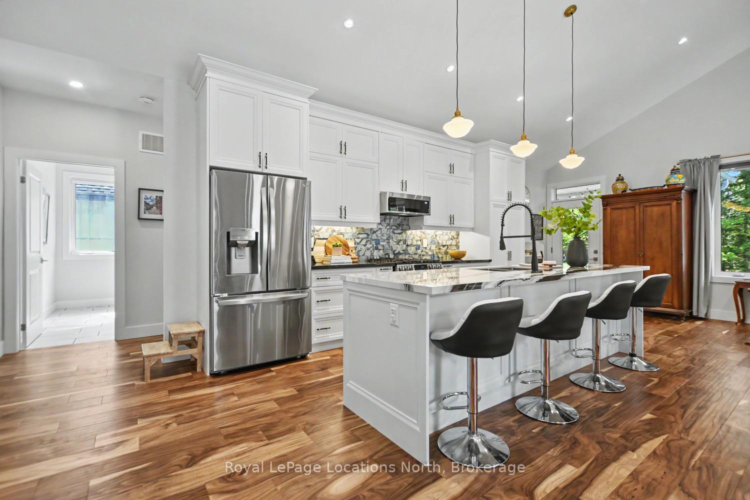Photo 11 of 64 49th Street N, Wasaga Beach — HOMEH