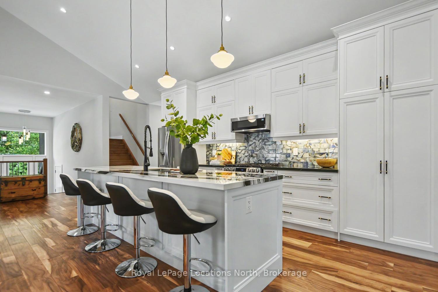 Photo 12 of 64 49th Street N, Wasaga Beach — HOMEH