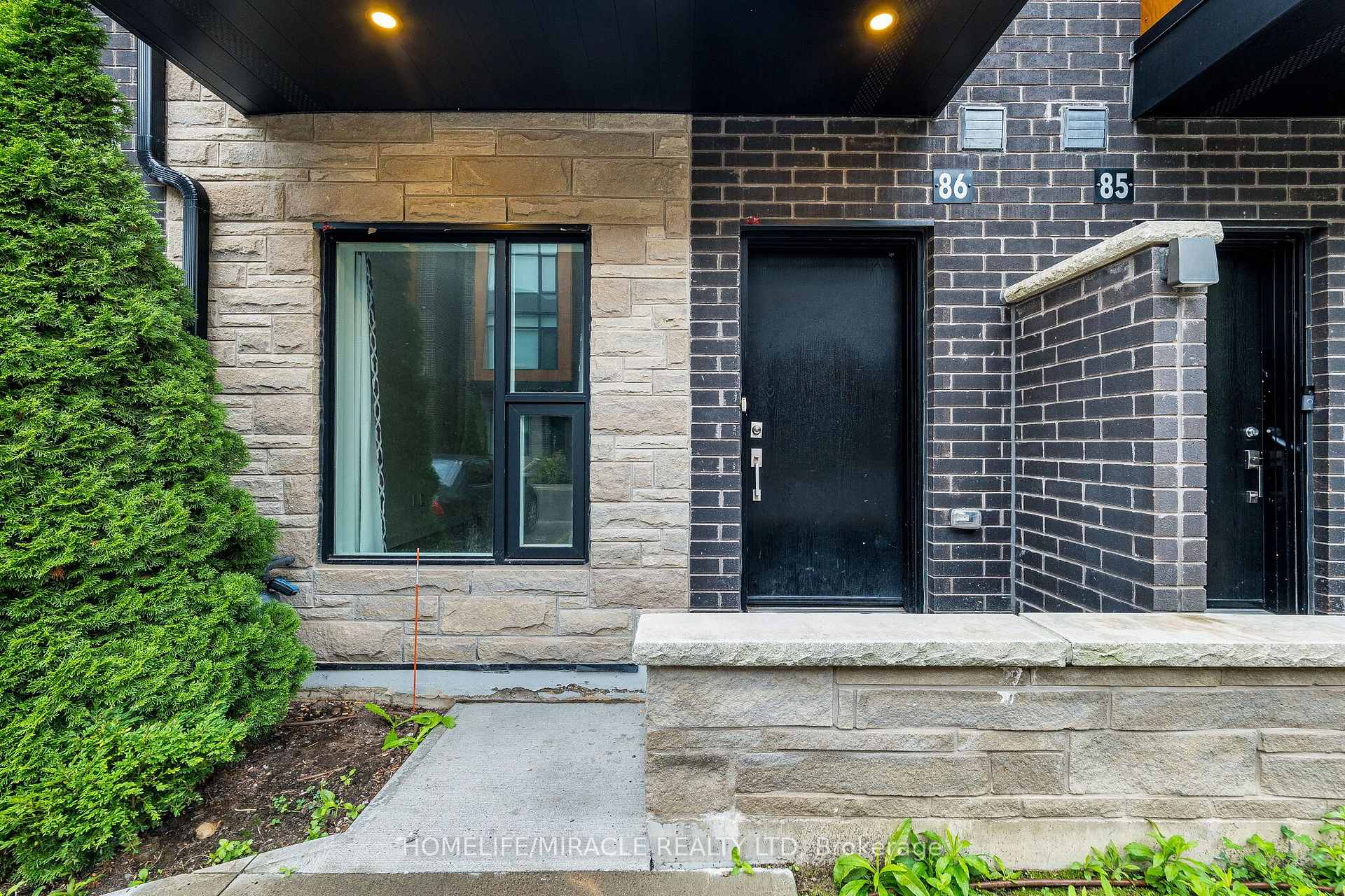 Photo 2 of Unit 86, 200 Malta Avenue, Brampton, Fletcher's Creek South — HOMEH