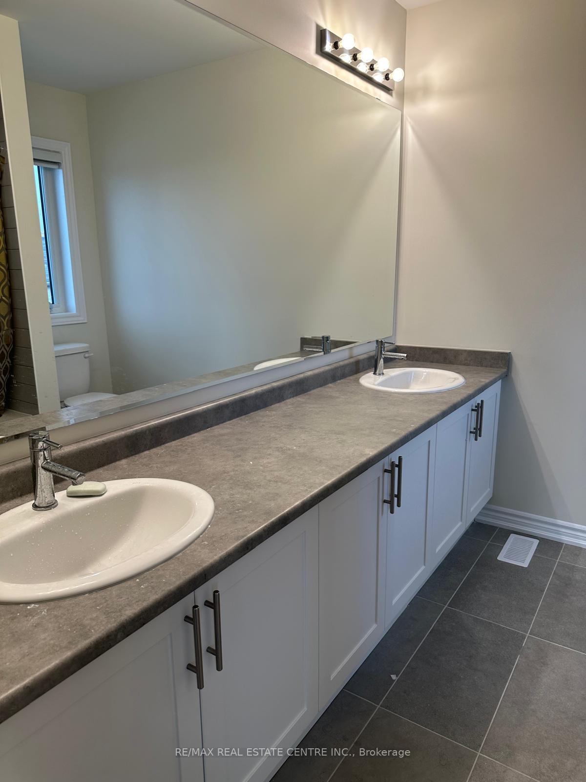 Photo 17 of 42 Postill Street, Brant, Paris — HOMEH