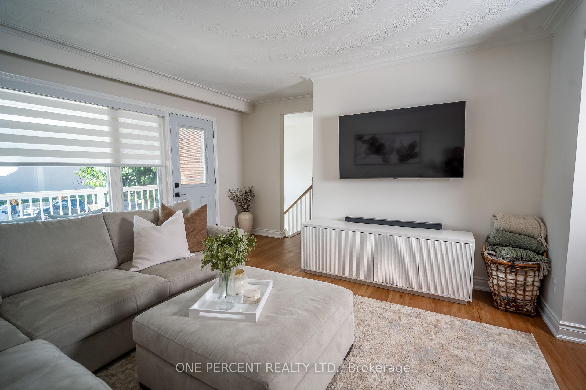 Photo 5 of 75 Plunkett Road, North York, Humber Summit — HOMEH