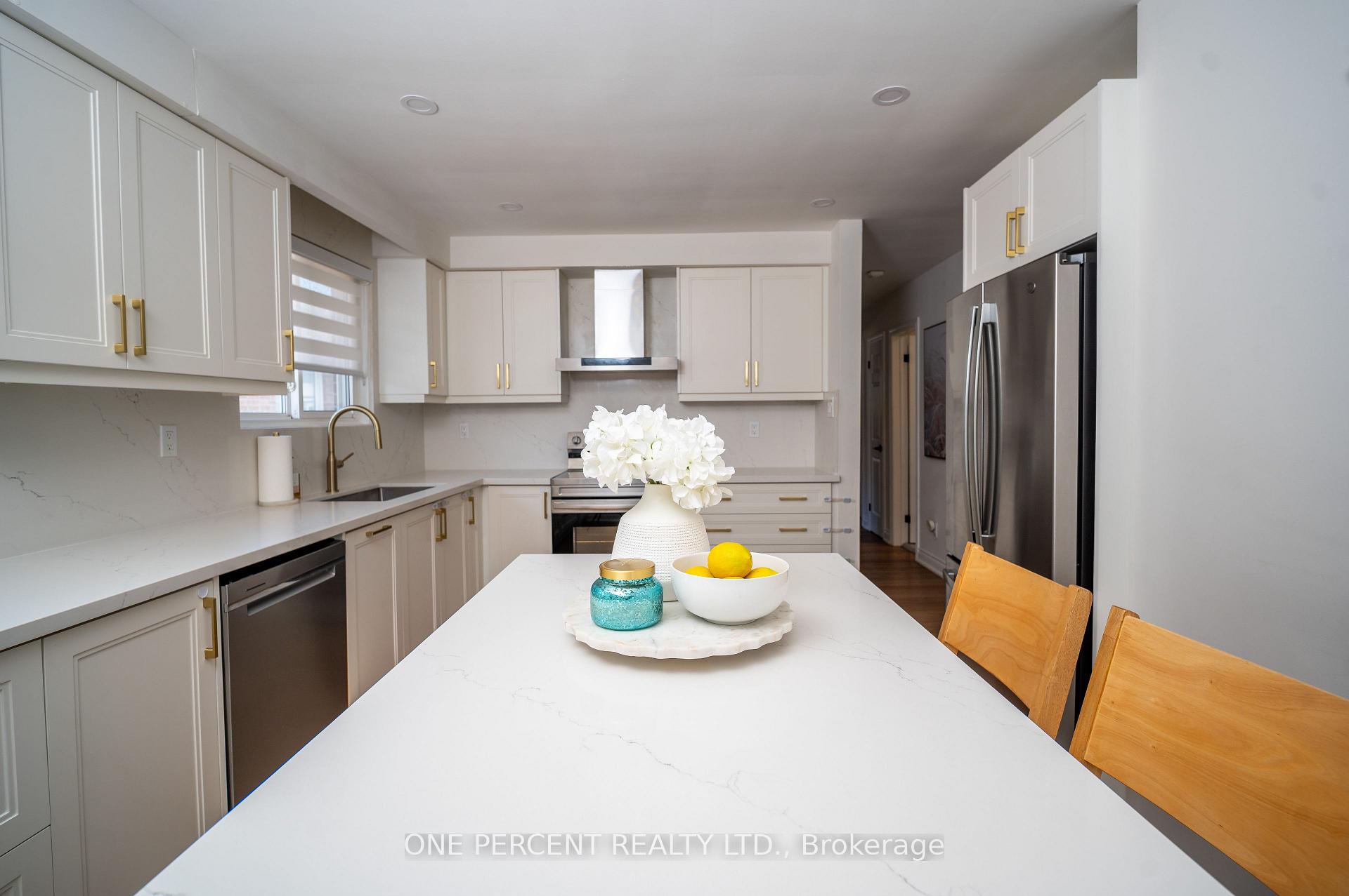 Photo 10 of 75 Plunkett Road, North York, Humber Summit — HOMEH