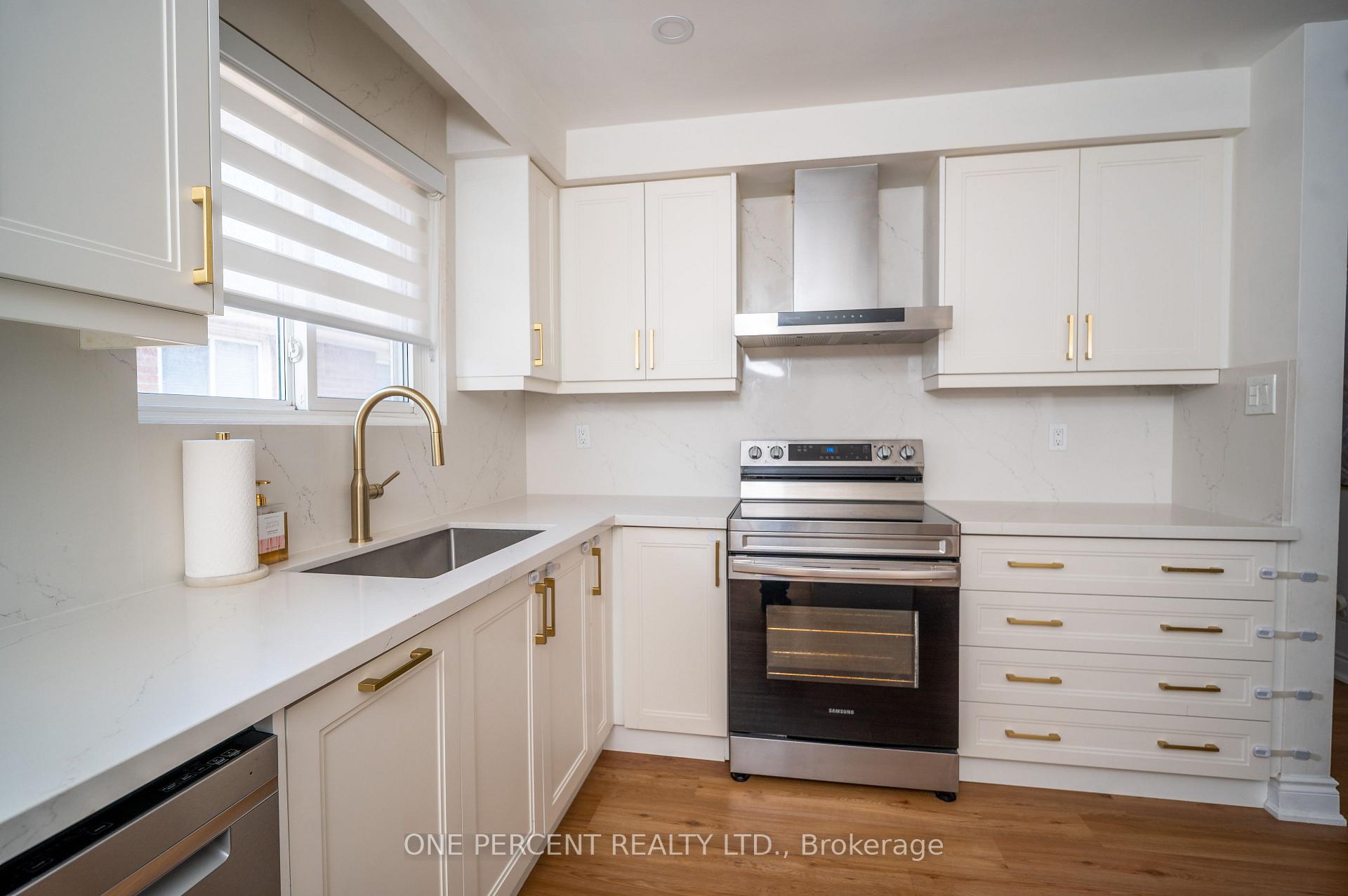 Photo 12 of 75 Plunkett Road, North York, Humber Summit — HOMEH