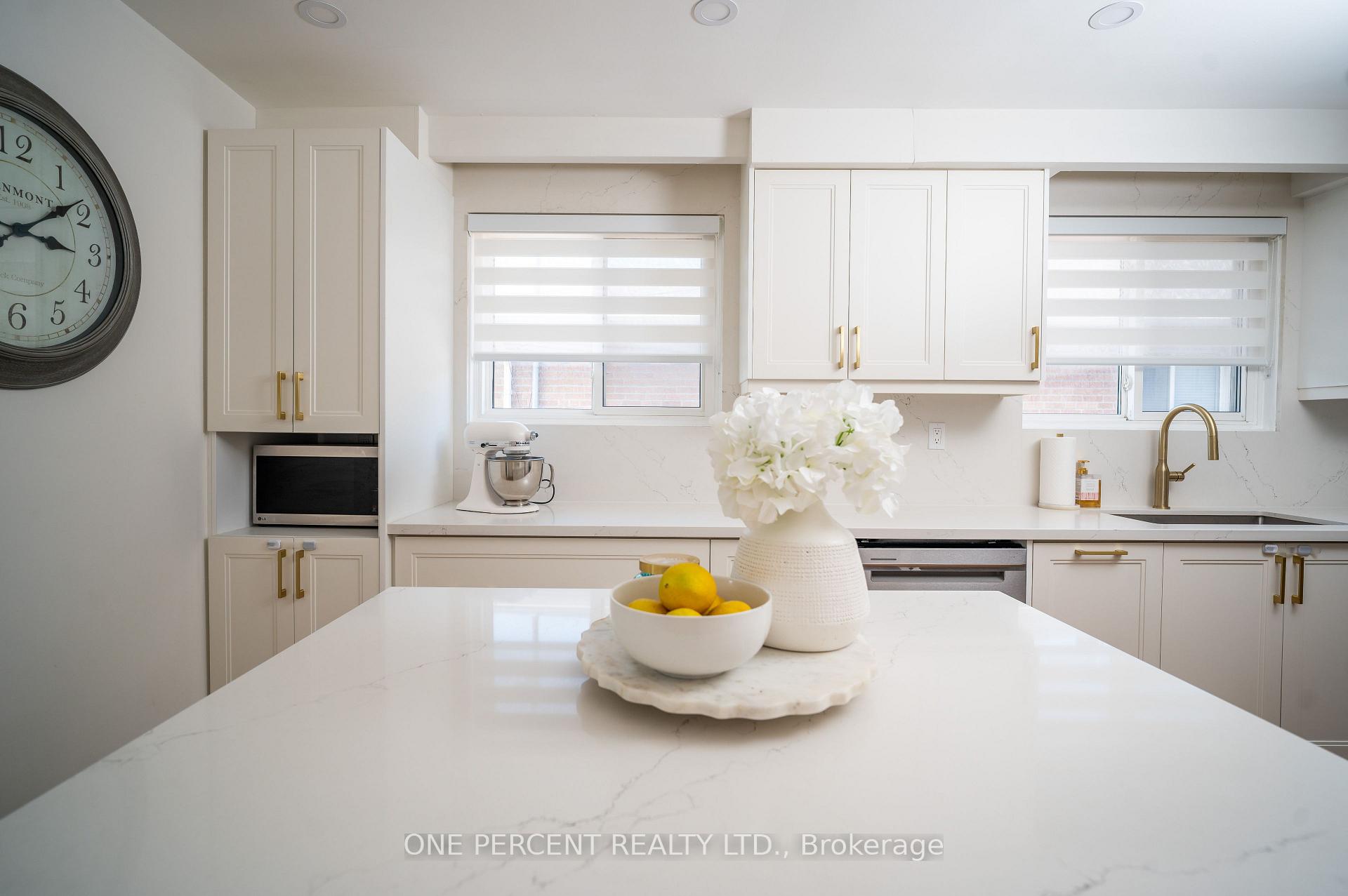 Photo 13 of 75 Plunkett Road, North York, Humber Summit — HOMEH