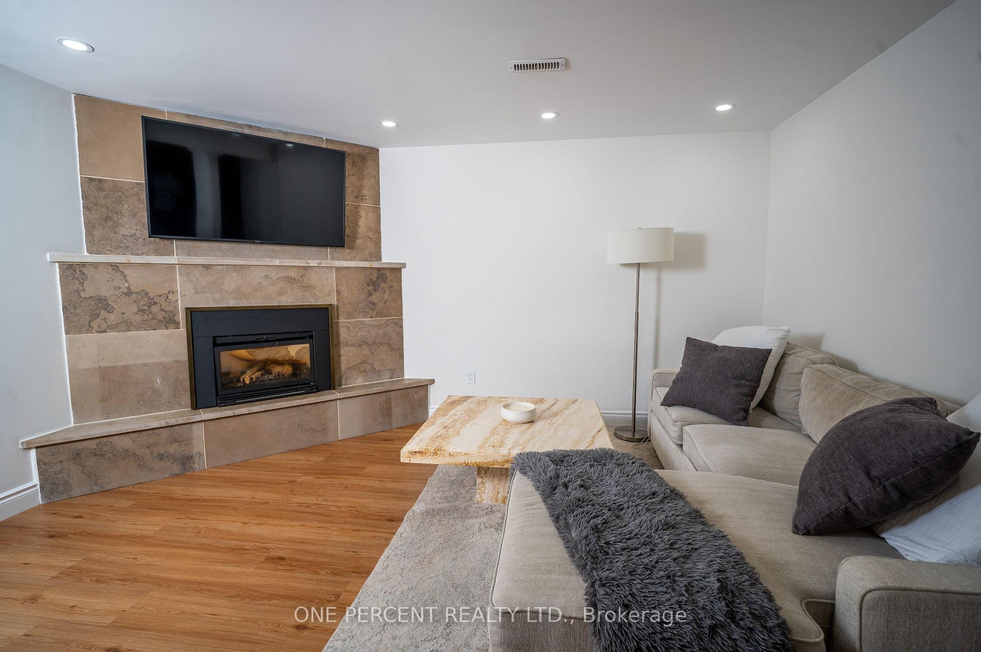 Photo 23 of 75 Plunkett Road, North York, Humber Summit — HOMEH
