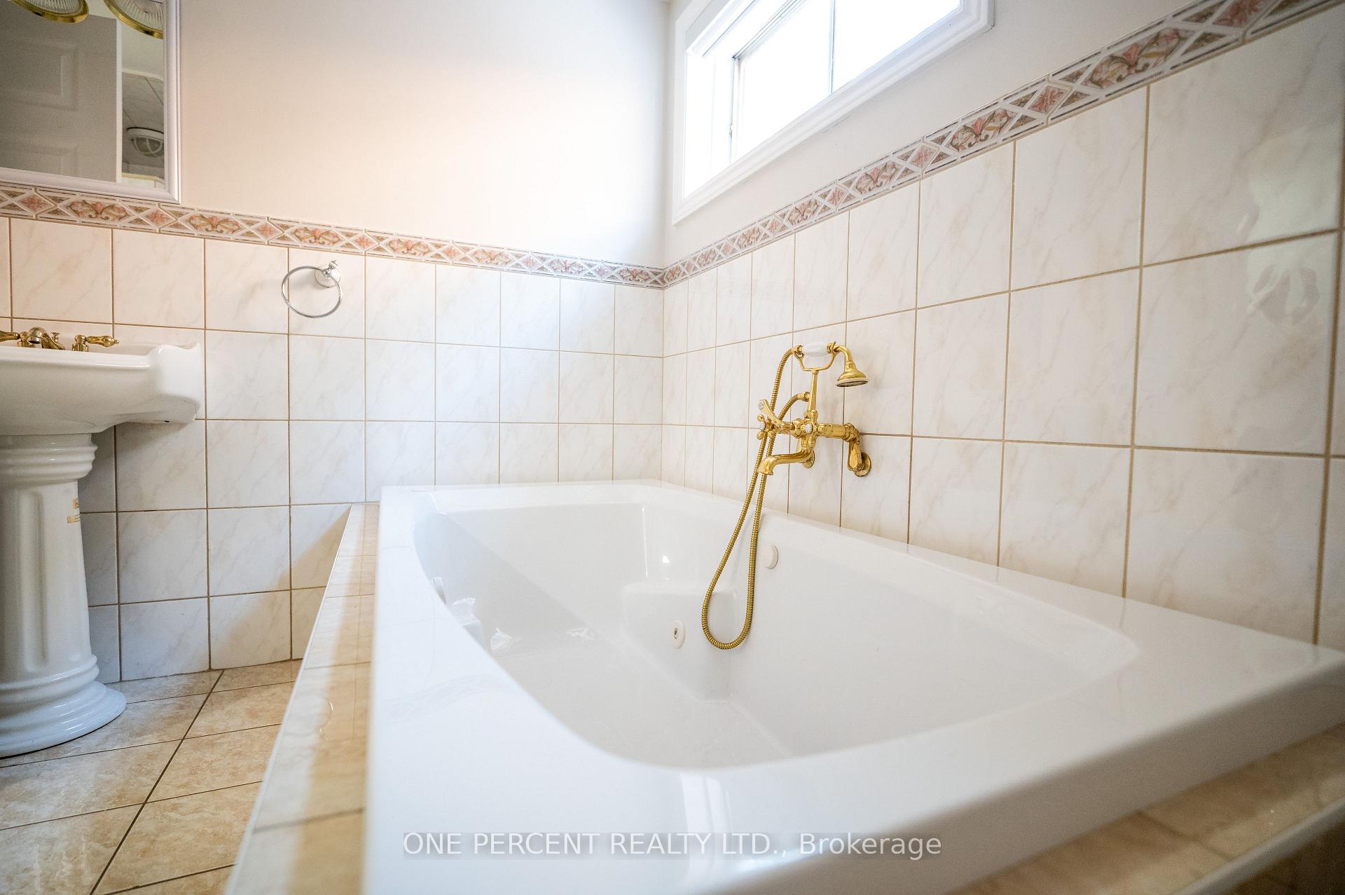 Photo 28 of 75 Plunkett Road, North York, Humber Summit — HOMEH