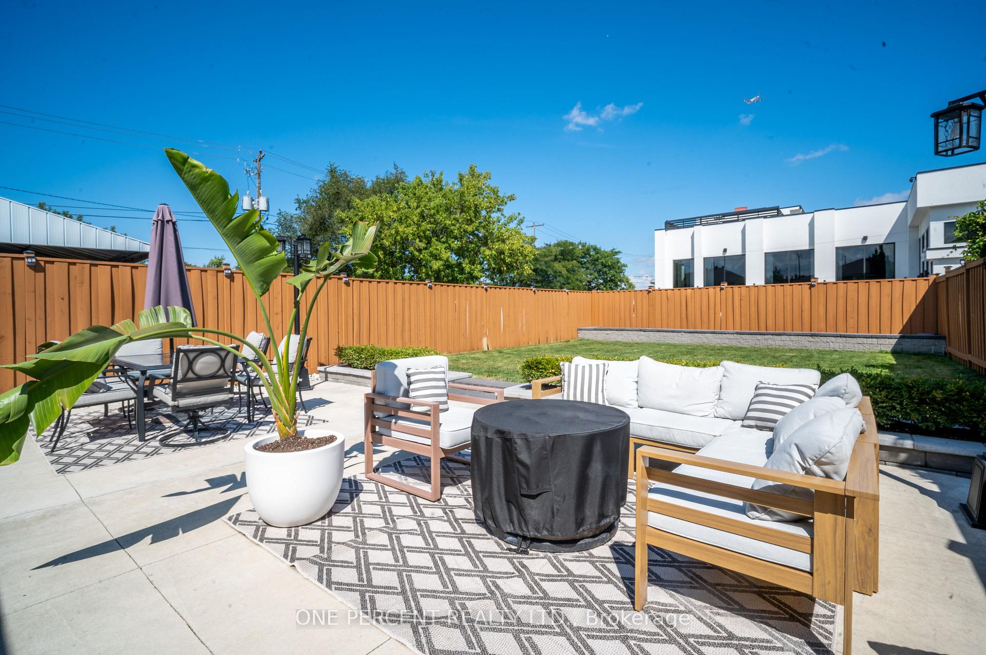 Photo 32 of 75 Plunkett Road, North York, Humber Summit — HOMEH