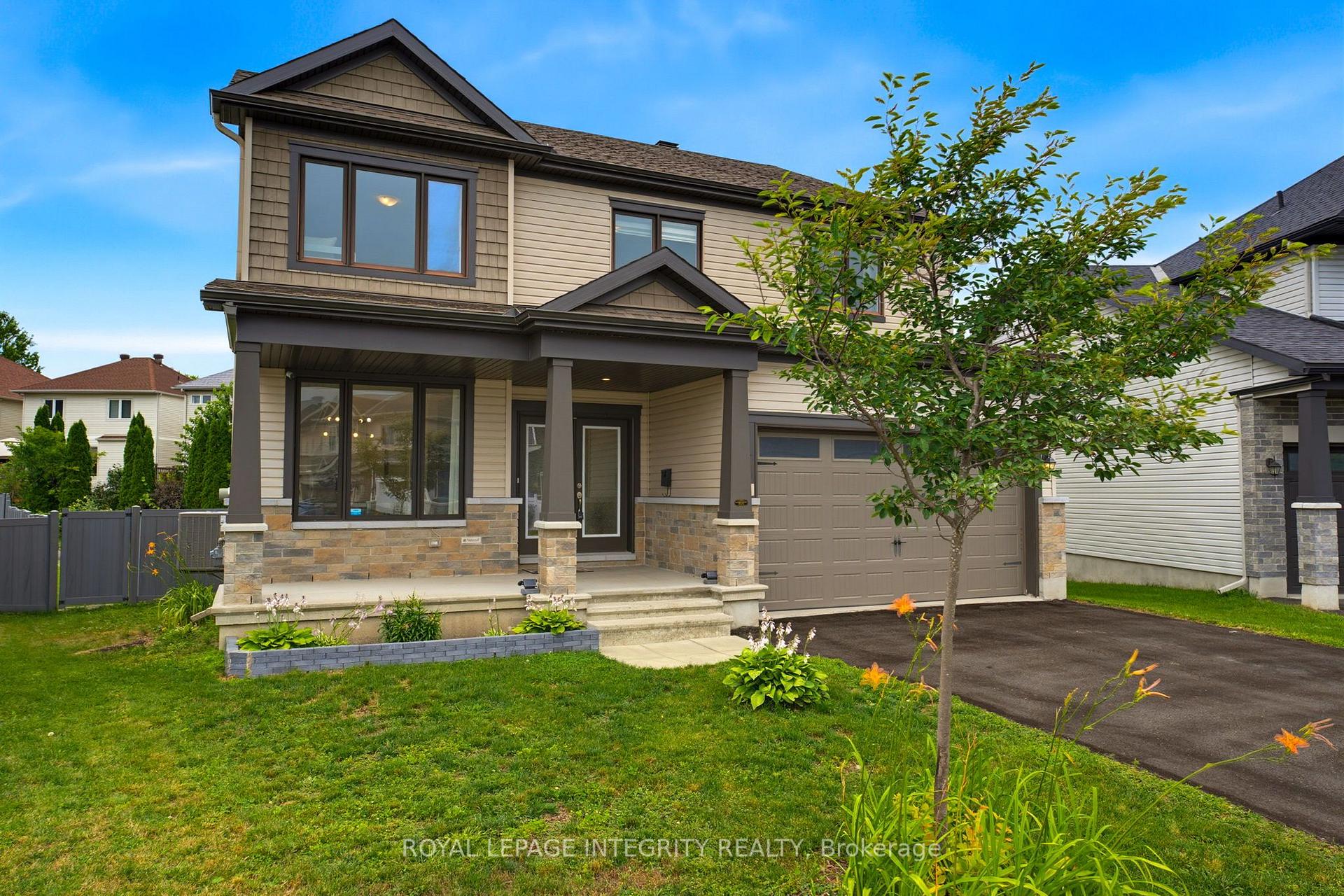 Front of 127 Hickstead Way