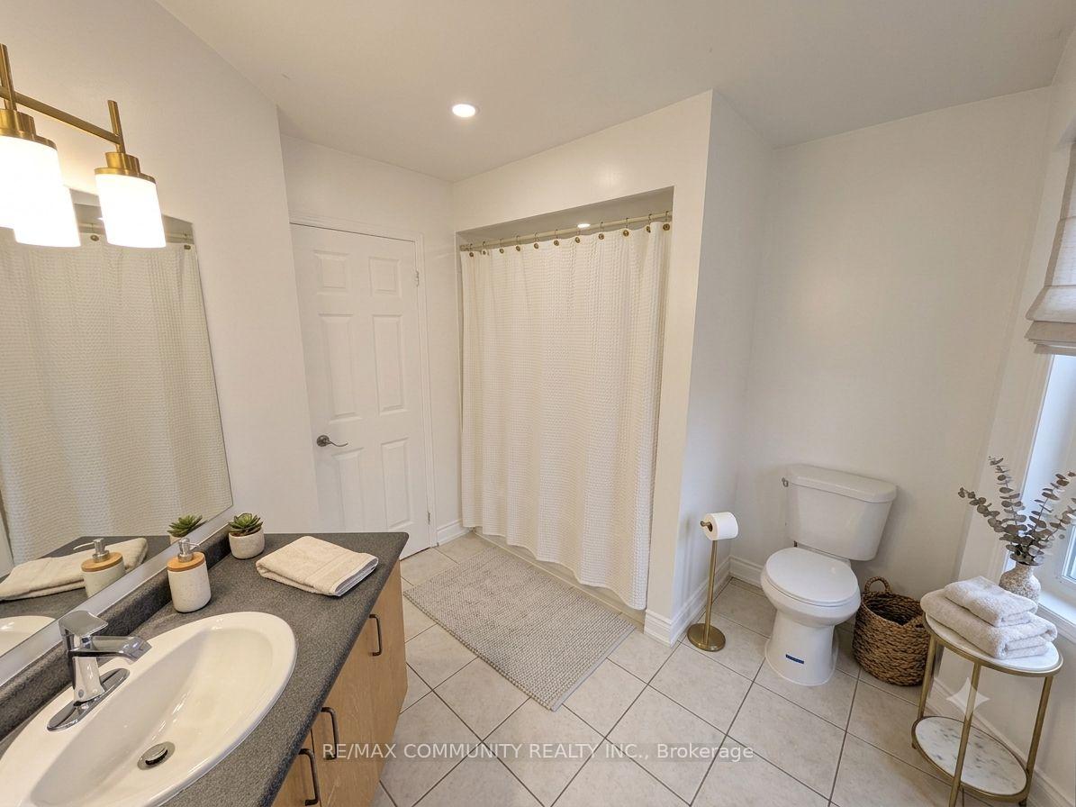 Photo 9 of 104 Mcsweeney Crescent, Ajax, Northwest Ajax — HOMEH