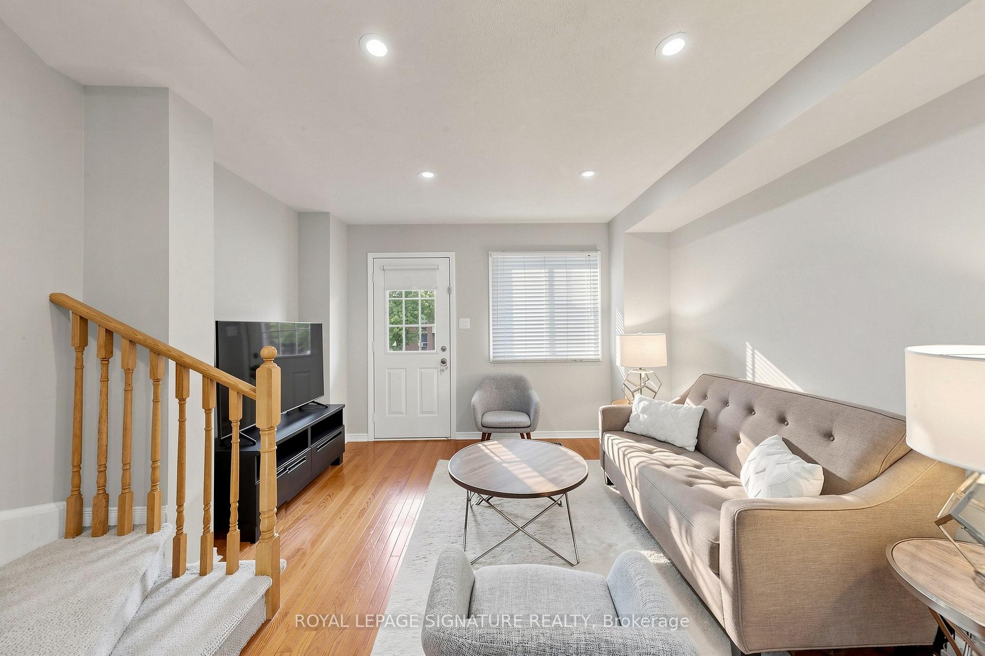 Photo 4 of Unit 3, 1775 Valley Farm Road, Pickering, Town Centre — HOMEH