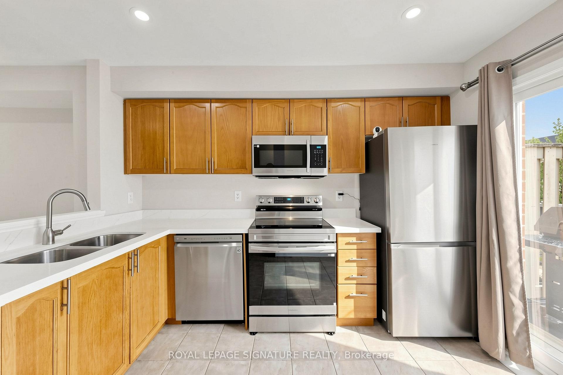 Photo 9 of Unit 3, 1775 Valley Farm Road, Pickering, Town Centre — HOMEH