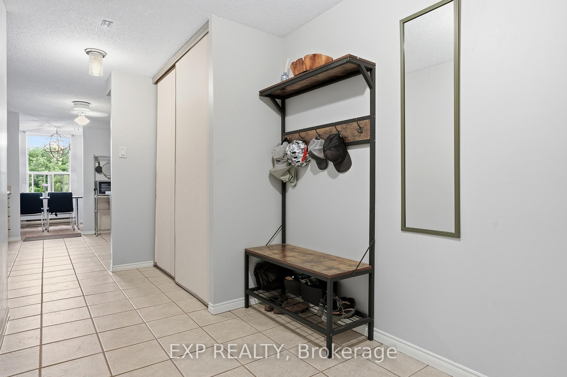 Photo 3 of Unit 1012, 55 Green Valley Drive, Kitchener, Pioneer Park — HOMEH