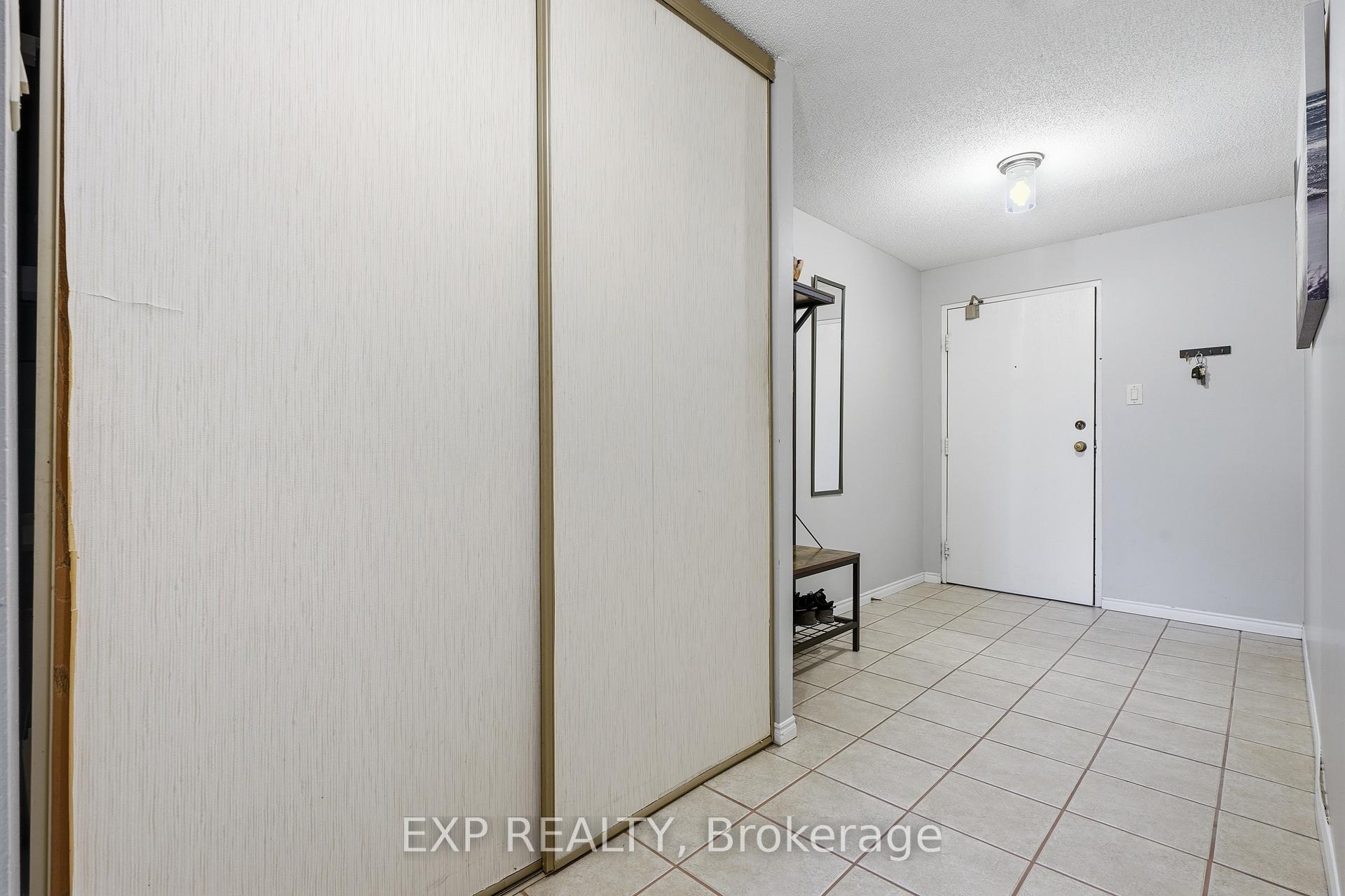 Photo 4 of Unit 1012, 55 Green Valley Drive, Kitchener, Pioneer Park — HOMEH