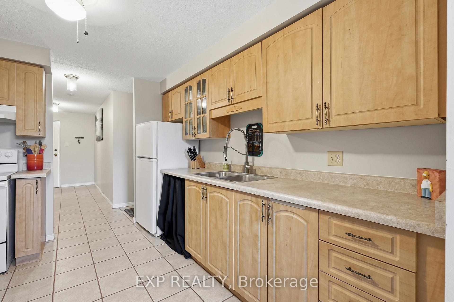 Photo 7 of Unit 1012, 55 Green Valley Drive, Kitchener, Pioneer Park — HOMEH