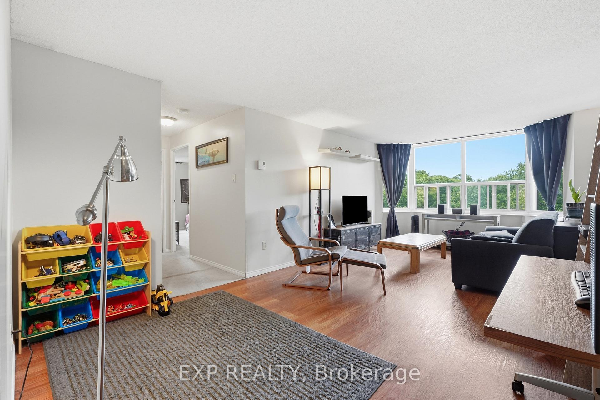 Photo 11 of Unit 1012, 55 Green Valley Drive, Kitchener, Pioneer Park — HOMEH