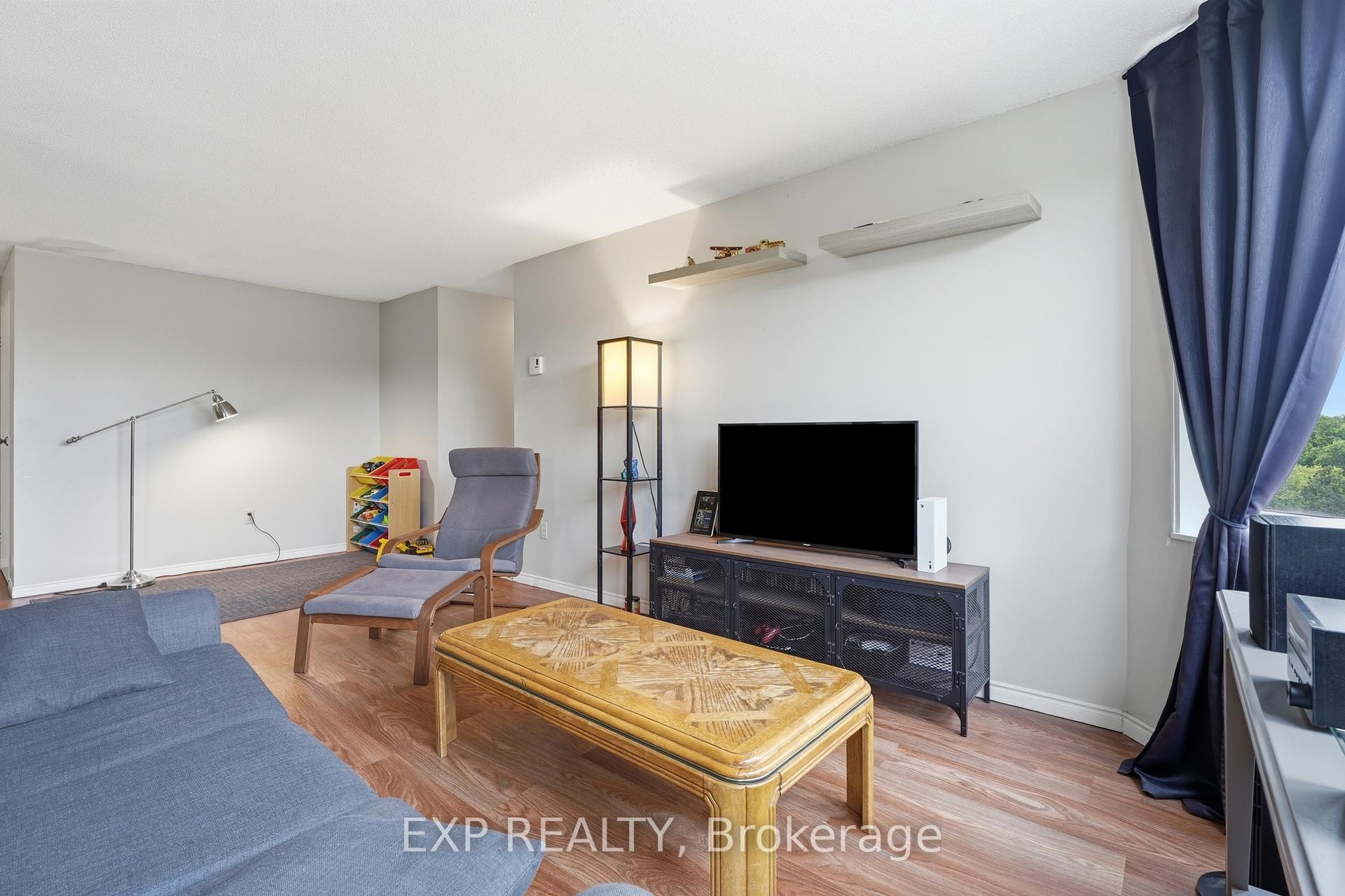 Photo 16 of Unit 1012, 55 Green Valley Drive, Kitchener, Pioneer Park — HOMEH