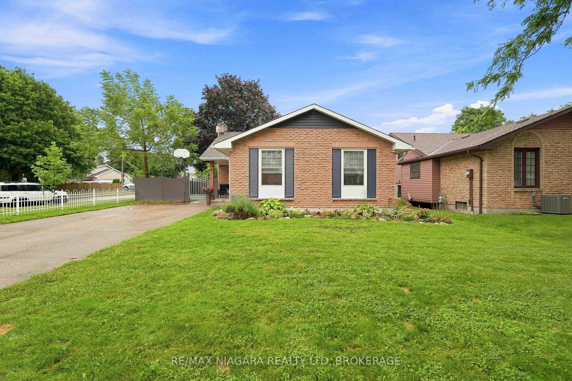Photo 2 of 1 Belair Drive, St. Catharines, Port Dalhousie — HOMEH