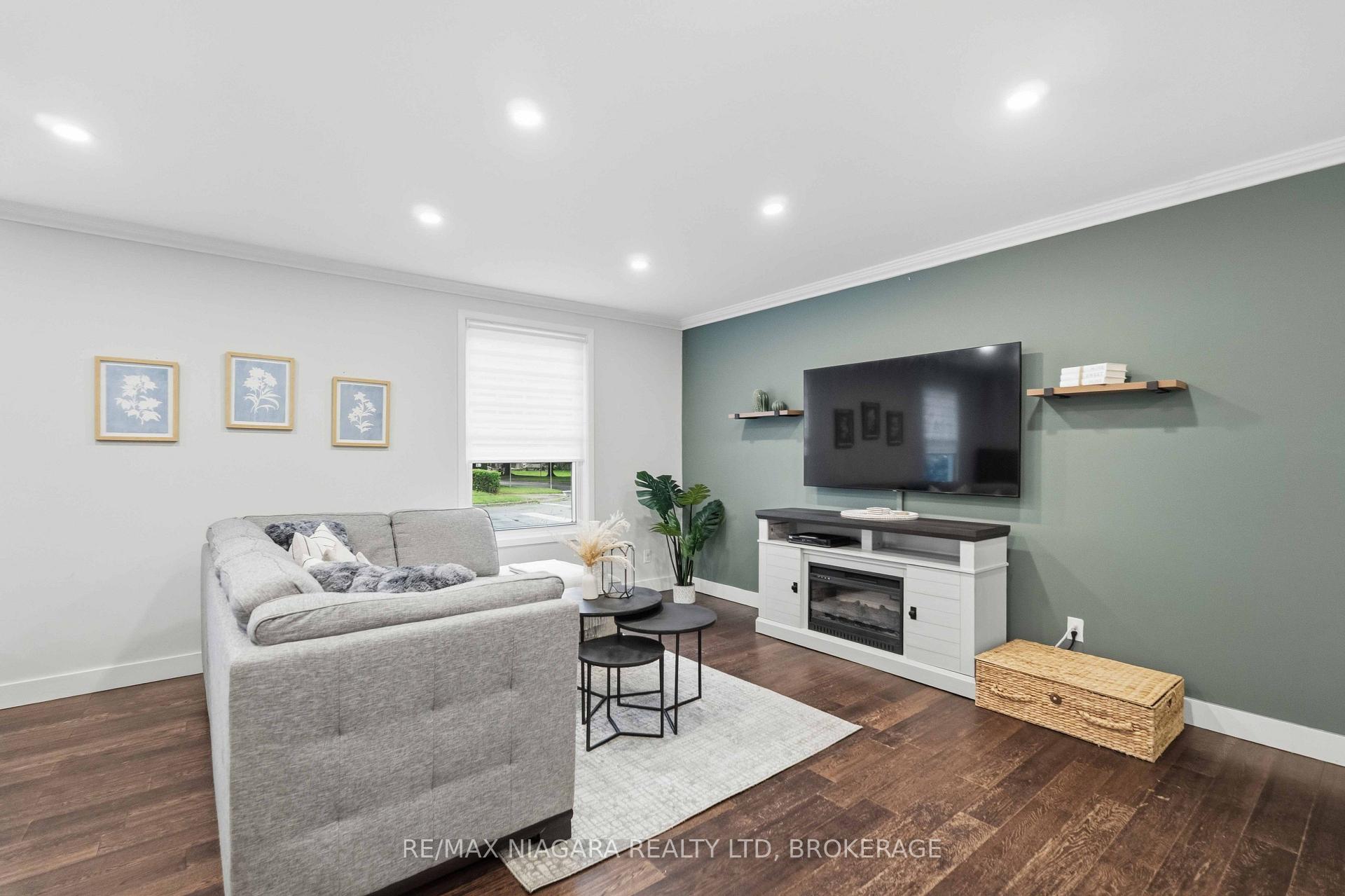 Photo 8 of 1 Belair Drive, St. Catharines, Port Dalhousie — HOMEH