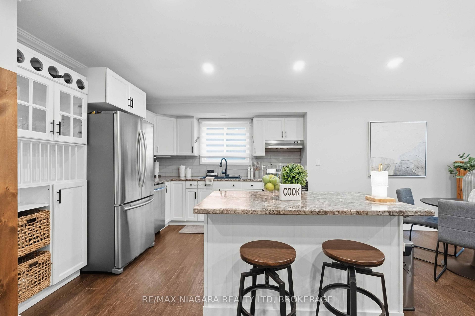 Photo 9 of 1 Belair Drive, St. Catharines, Port Dalhousie — HOMEH