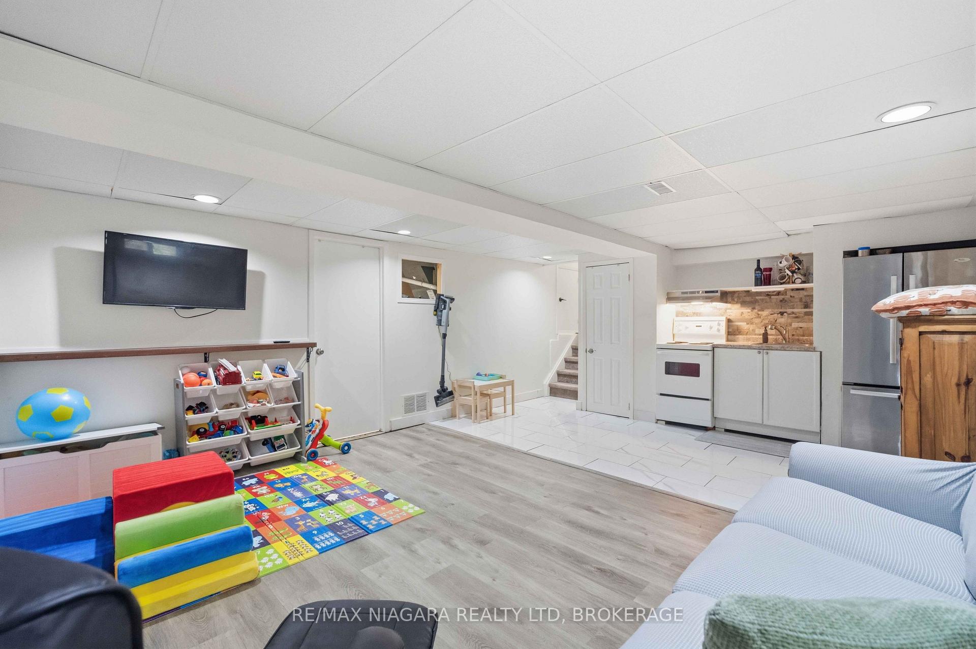 Photo 35 of 1 Belair Drive, St. Catharines, Port Dalhousie — HOMEH