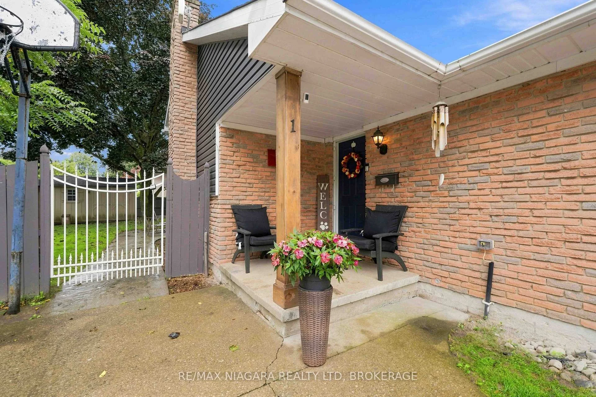 Photo 6 of 1 Belair Drive, St. Catharines, Port Dalhousie — HOMEH