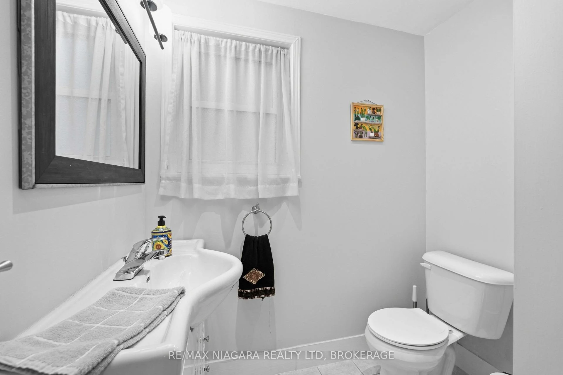 Photo 32 of 1 Belair Drive, St. Catharines, Port Dalhousie — HOMEH