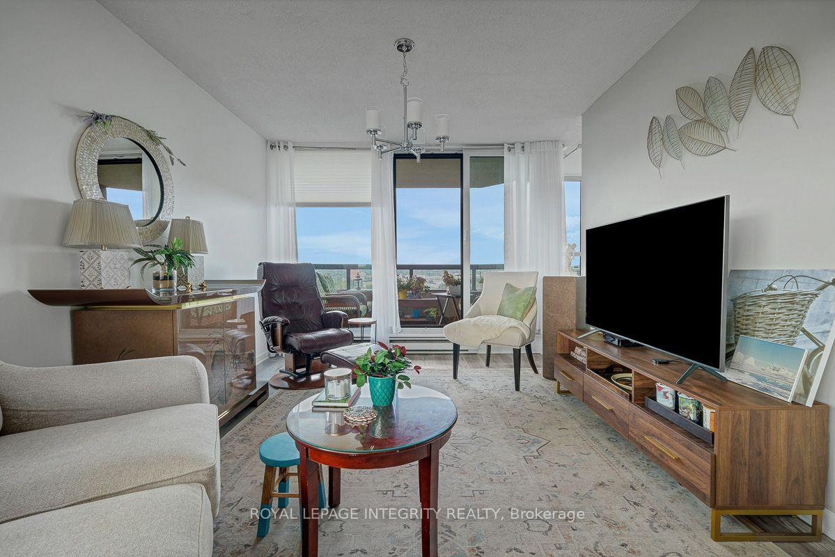 Photo 6 of Unit 1601, 1500 Riverside Drive, Ottawa, Riverview Park — HOMEH