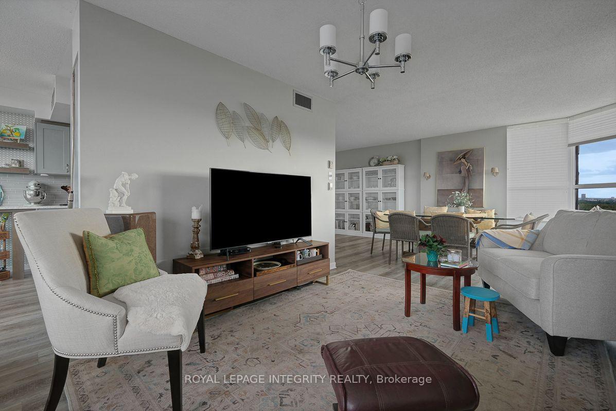 Photo 8 of Unit 1601, 1500 Riverside Drive, Ottawa, Riverview Park — HOMEH